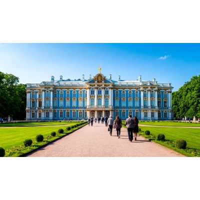 Екатерининский дворец и Екатерининский парк — идеальное место для экскурсии и прогулки в Москве